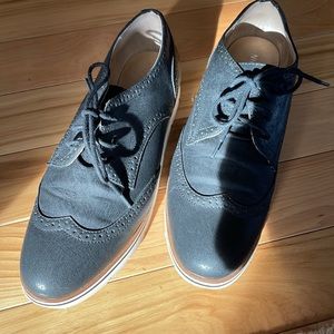 Nine West black oxford's